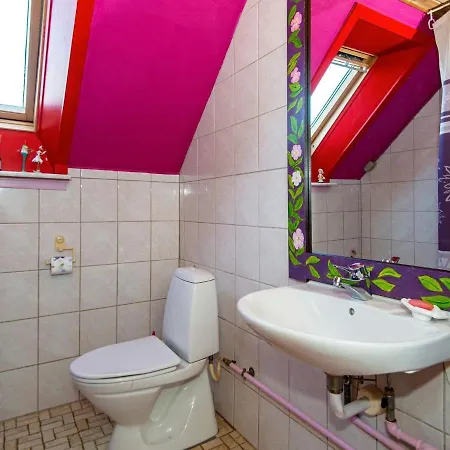 4 Person In Appartement