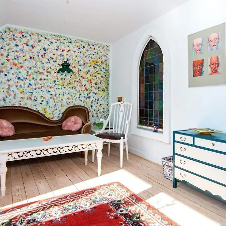 Apartment 4 Person In *